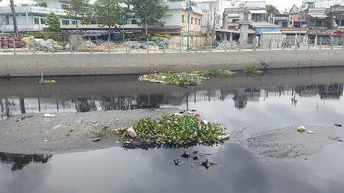 Kênh[-]Tân[-]Hóa-Lò[-]Gốm[-]vừa[-]khánh[-]thành[-]đã[-]đầy[-]rác